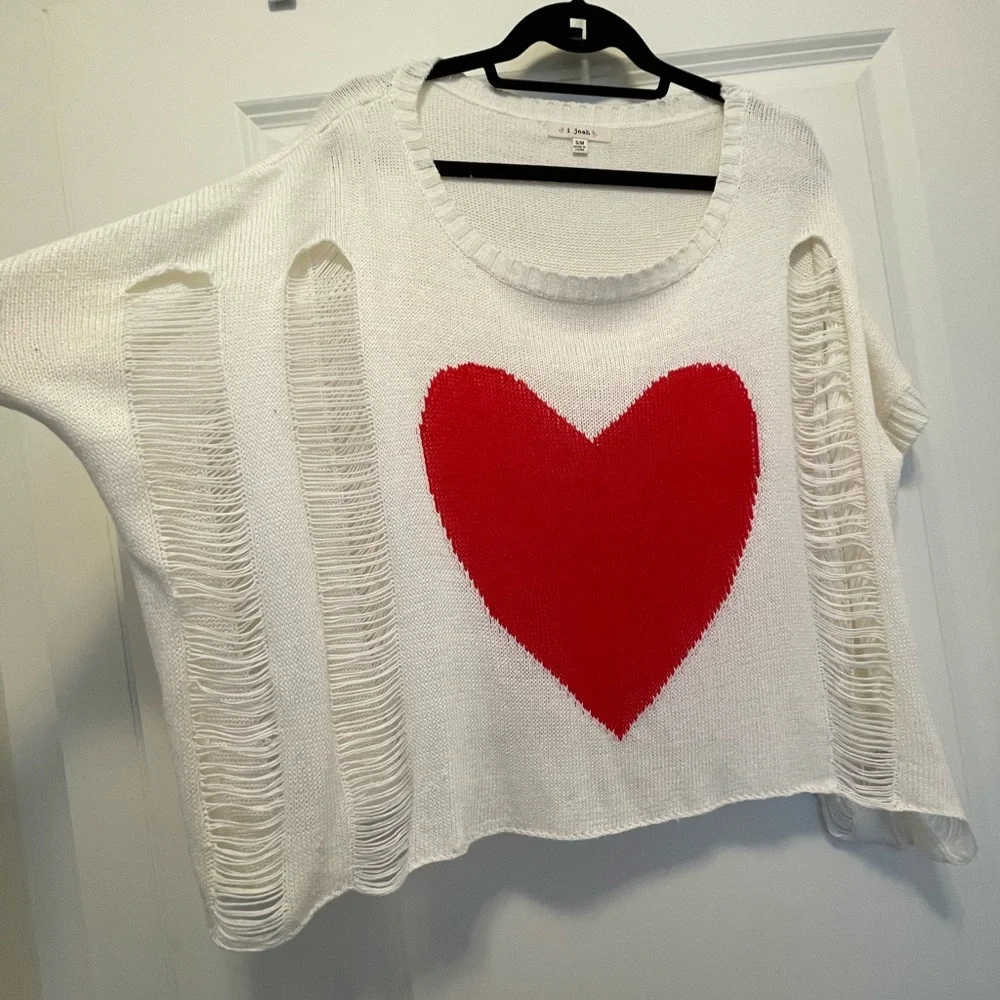 White and red heart sweater 3/4 sleeve. Size S/M - Picture 2 of 3